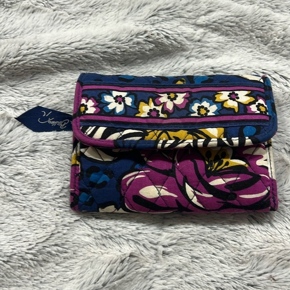 vera bradley trifold wallet - Picture 1 of 6